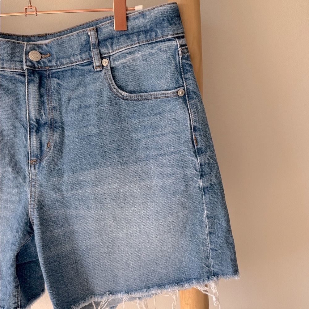 LOFT Destructed High Rise Cut Off Denim Shorts in Authentic Dark Wash 30/10 - Picture 6 of 10